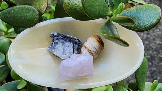 Onyx Bowl - small oval with tumblestones